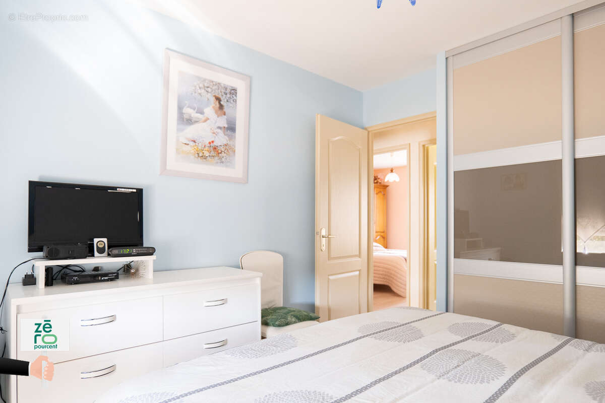 Longeville-sur-Mer   Maison de plain-pied 3 chambres avec piscine, véranda, garage et panneaux solaires   Hype - photo 16