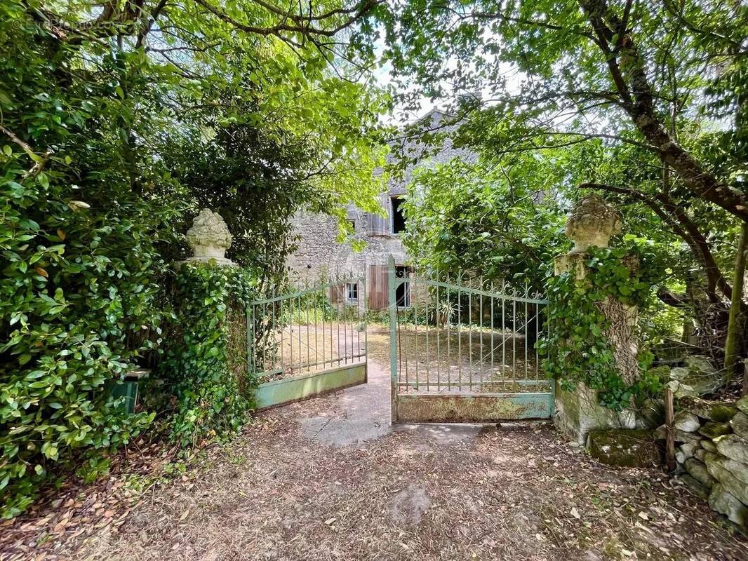 Maison à LA LANDE-DE-FRONSAC