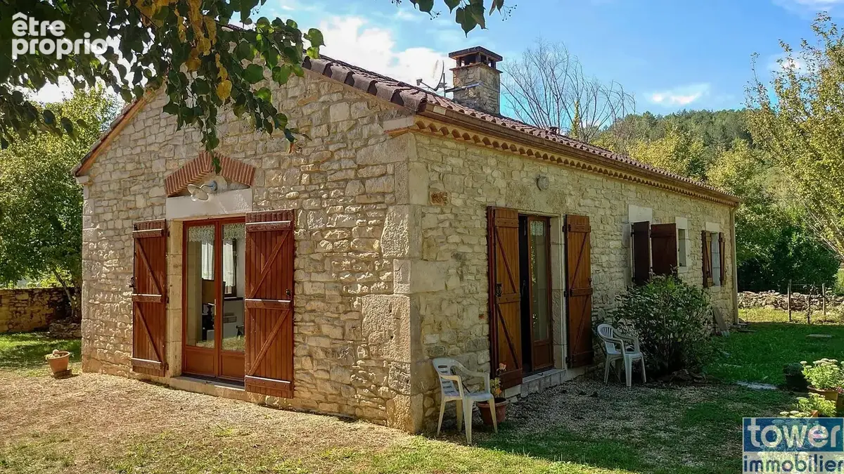 Plain pied maison en pierre avec source. 71 m2  et ses depedances 2 kms centre prayssac - photo 2