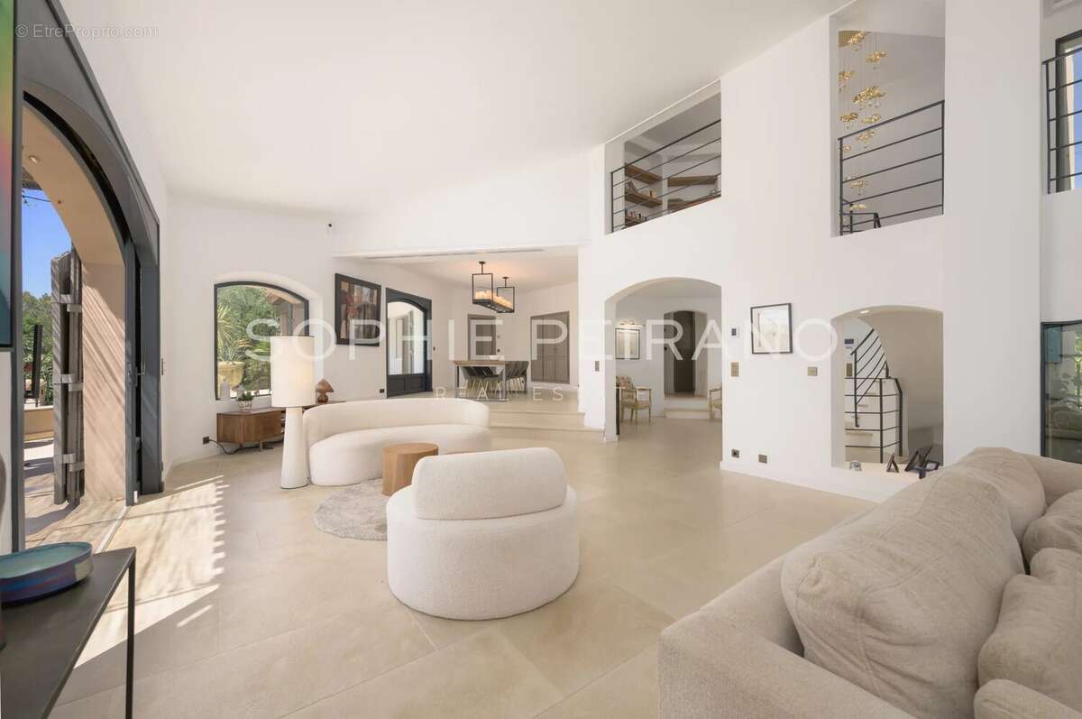 Maison à MOUGINS