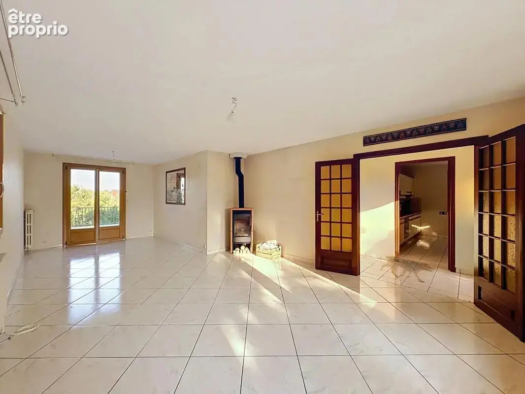 Vendat : Maison 199m² avec terrasse et jardin - photo 7