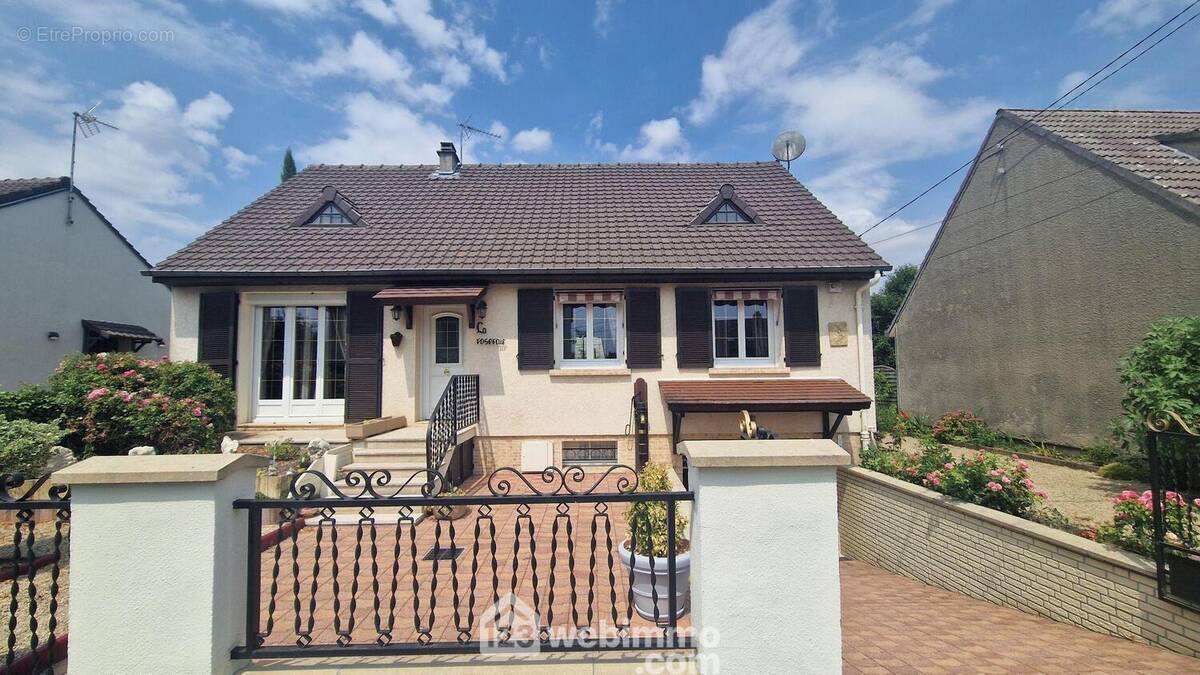 Pavillon individuel d'une surface de 116 m² - Maison à LAON