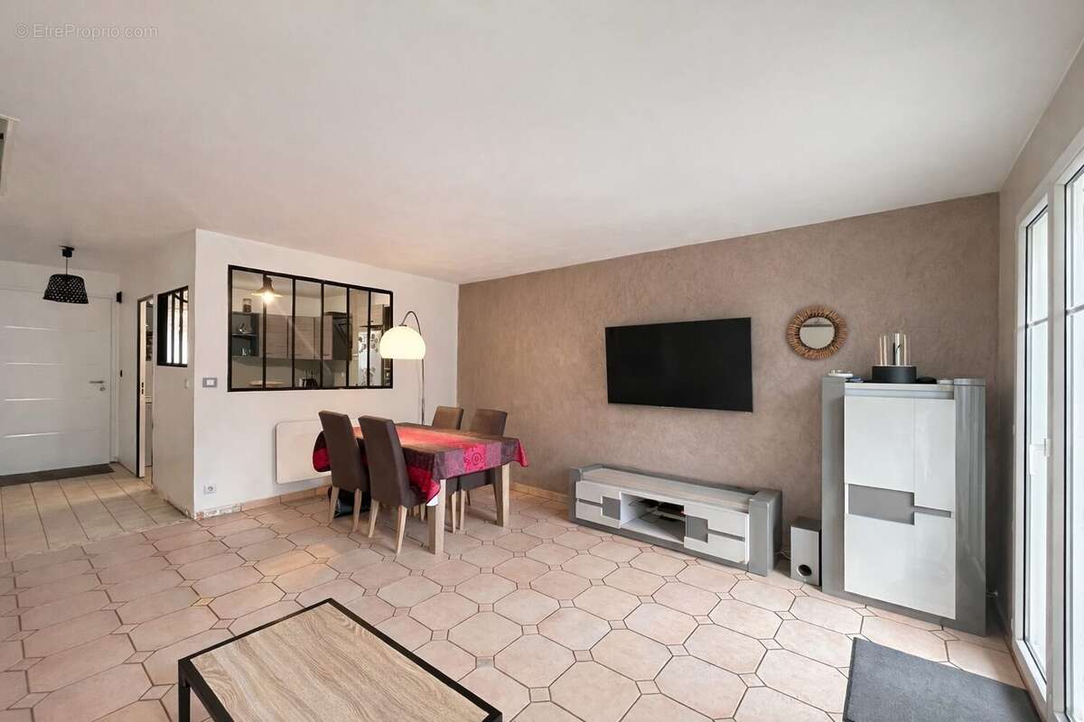 Maison 103 m² à Plaisir  - photo 2