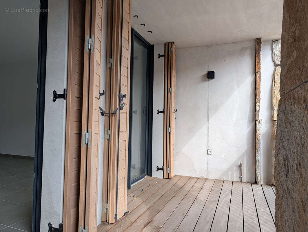 Appartement à BORMES-LES-MIMOSAS