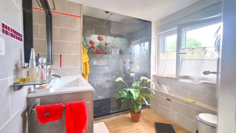 Longère de caractère – Plus de 200 m² habitables – Charme authentique et fort potentiel - photo 10
