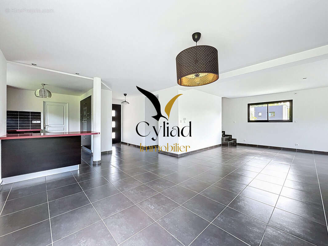 Maison à PLOUER-SUR-RANCE