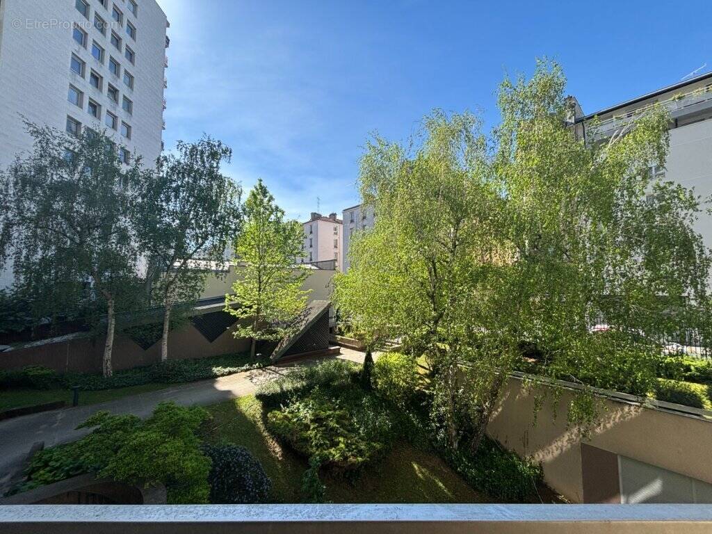 Appartement à PARIS-12E