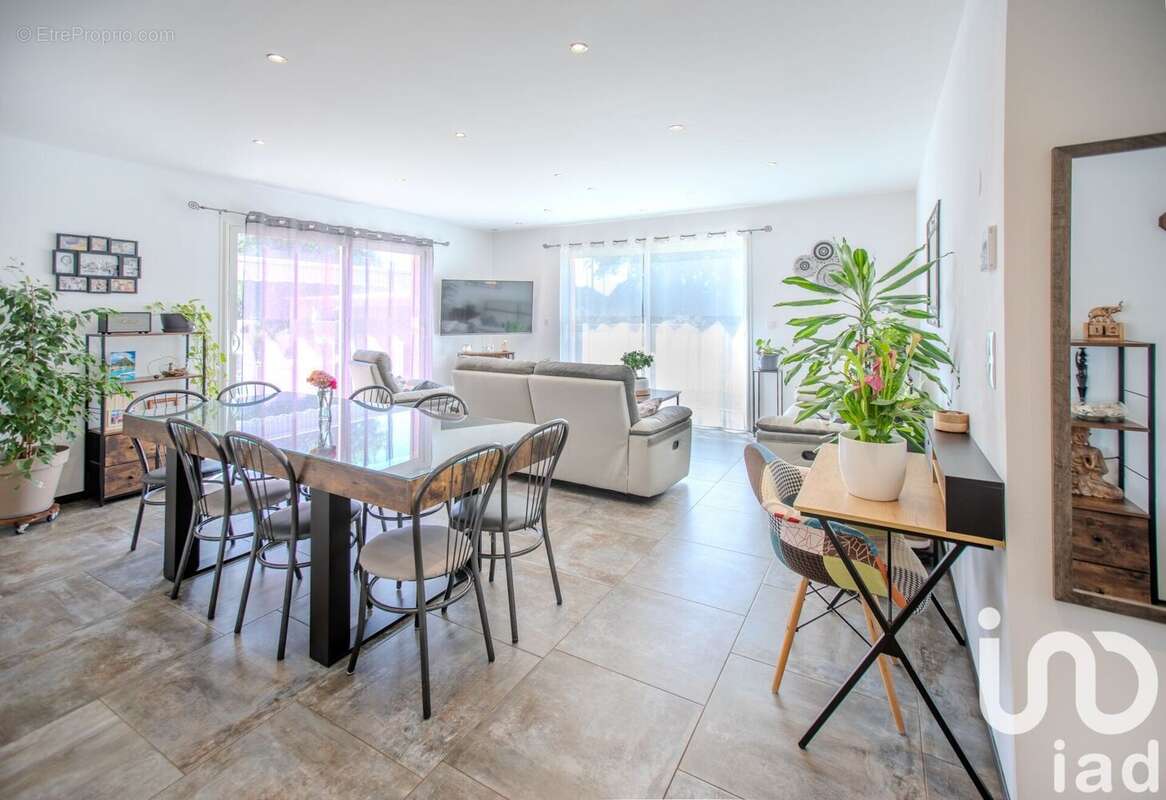 Maison 143 m² à Grillon  - photo 6