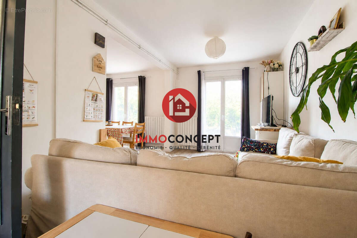 Maison 101 m² à Villeneuve-Les-Avignon  - photo 4