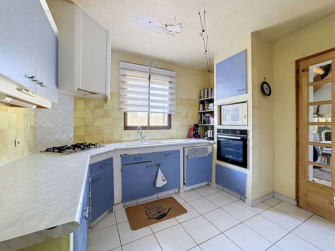 Vendre ensemble immobilier de 395 m² avec piscine à arles - photo 20
