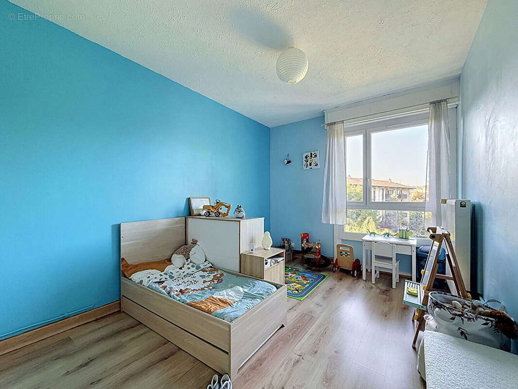 T5 MEYTHET 92, 51 m² en dernier étage - photo 9