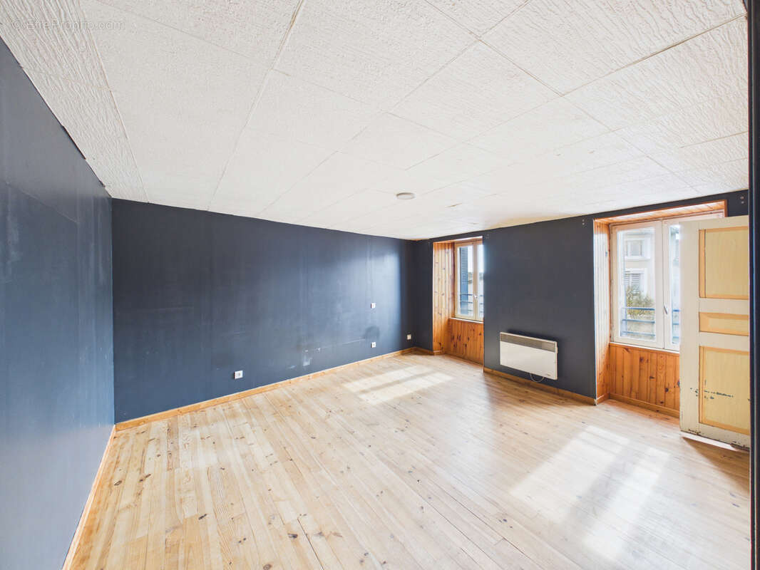 Maison à CRAPONNE-SUR-ARZON