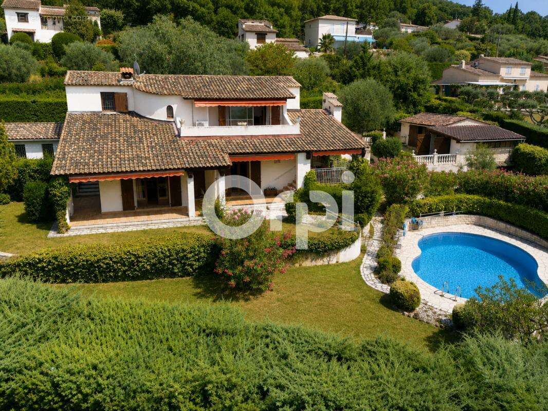 Calme- piscine- garages-grands volumes-localisation - photo 4