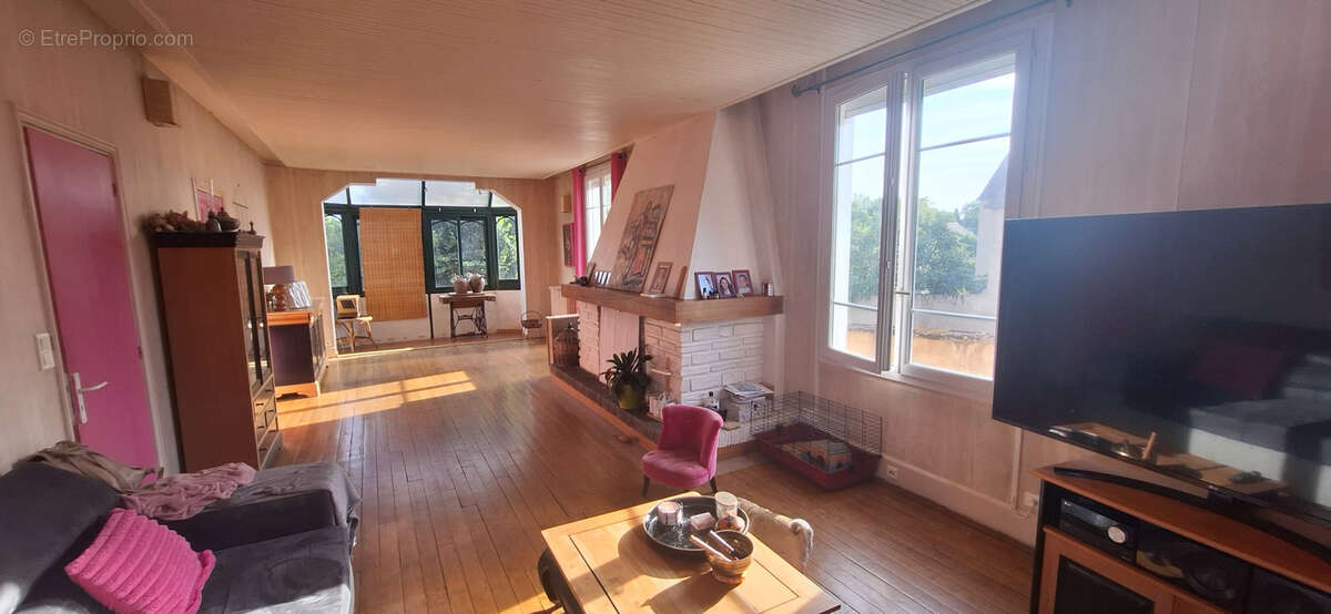 Maison bourgeoise de 190m2,6 chambres,sous-sol,cave,double garage,dependance terrain 806m2. - photo 9