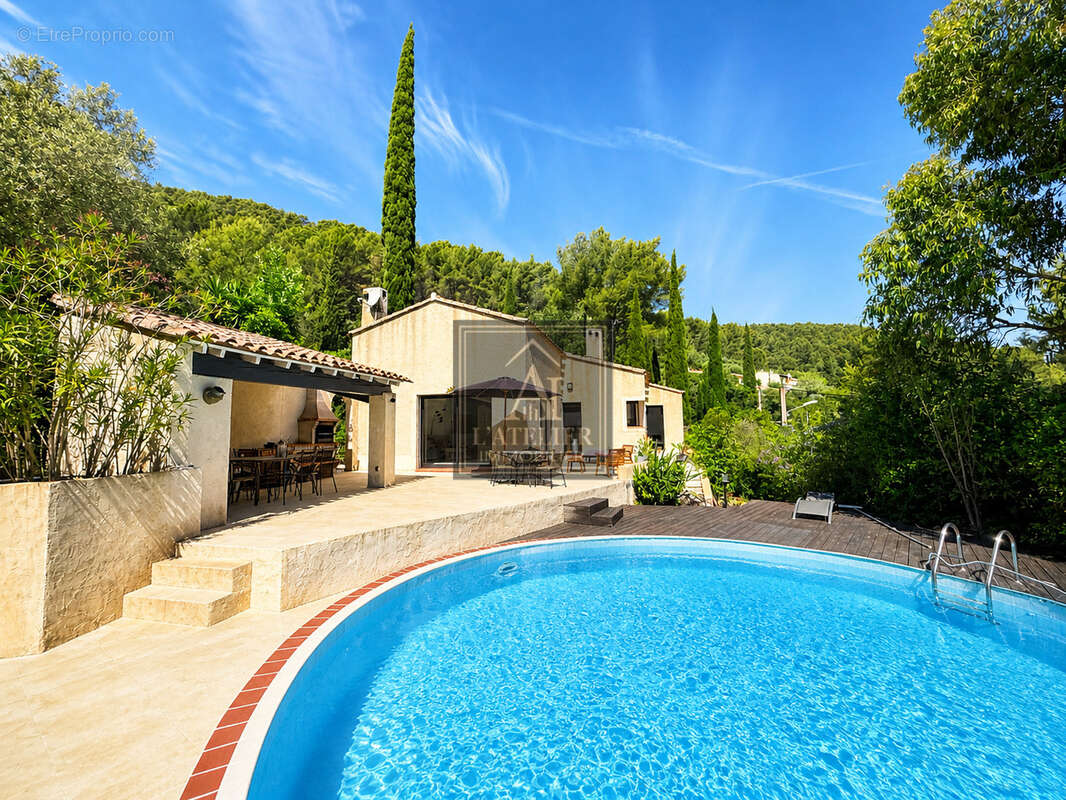Maison de 170 m2 avec garage et piscine sur une parcelle de 1485 m2 - photo 16