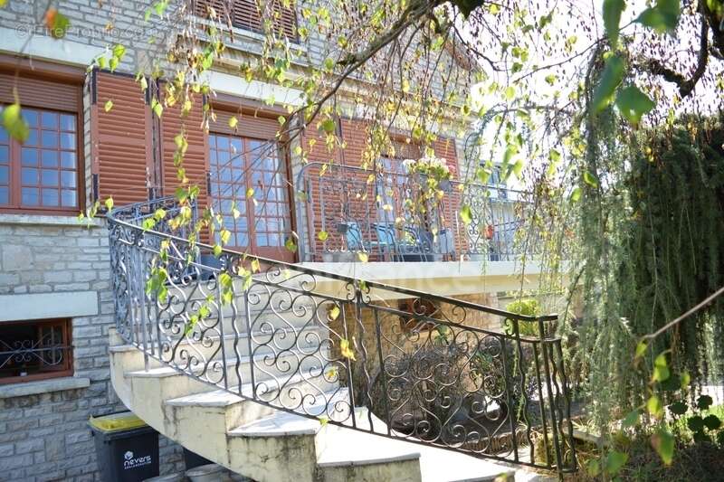 Maison à VARENNES-VAUZELLES