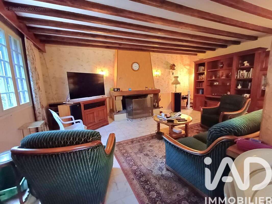 Maison 230 m² à Plessis-Saint-Jean  - photo 4