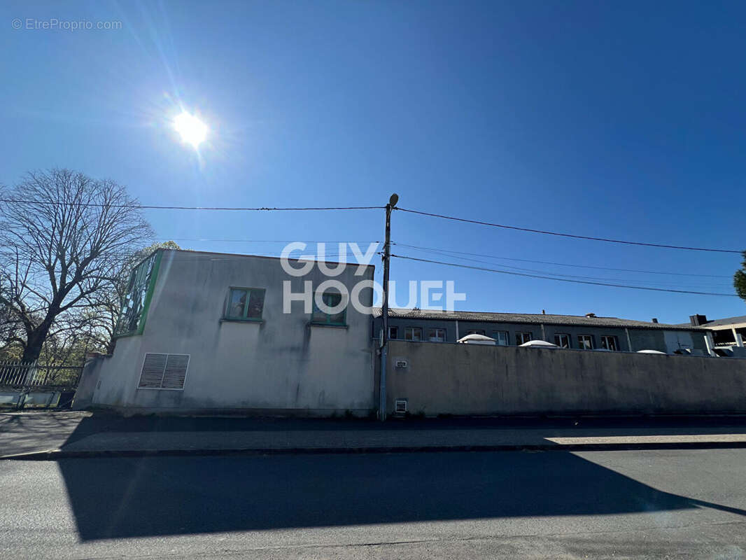 Commerce à MILLY-LA-FORET