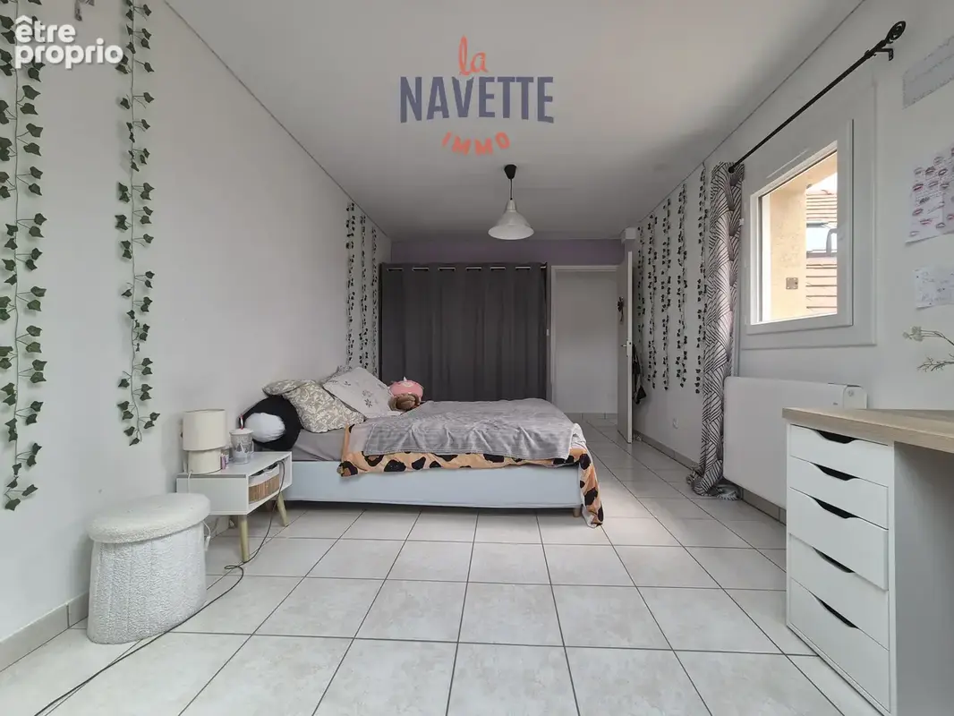 Ébreuil   grande maison familiale  6 chambres  4 100 m2  piscine  photovoltaïque + batterie  dpe c - photo 8