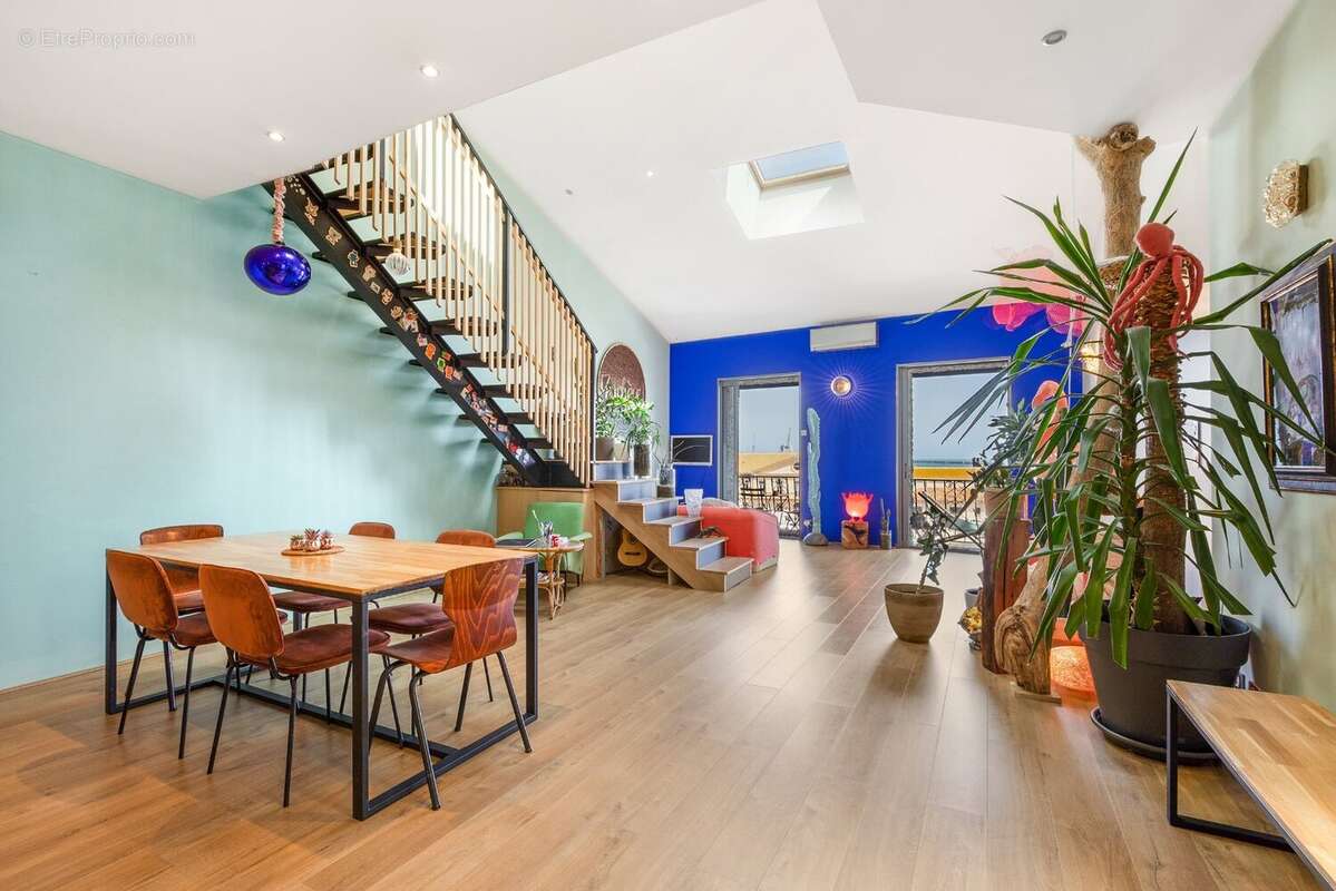 Appartement duplex, 190 m², vue panoramique, dernier étage! - photo 2