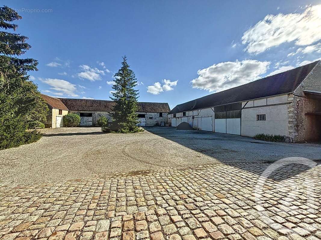 Maison à SAINT-LOUP-DE-NAUD