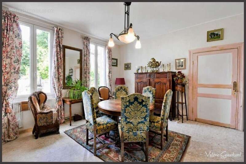 St Antoine sur l'isle  ( Gironde) - Maison en Pierre 250 m² + dépendance et piscine - photo 8