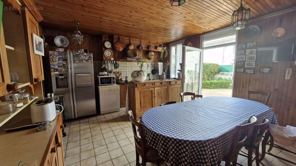 Maison à MORTAGNE-SUR-GIRONDE