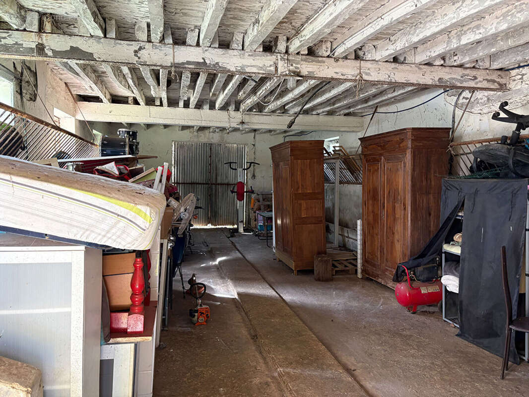 A vendre Radenac, longère, 4 chambres, terrain d'environ 5000m² - photo 14