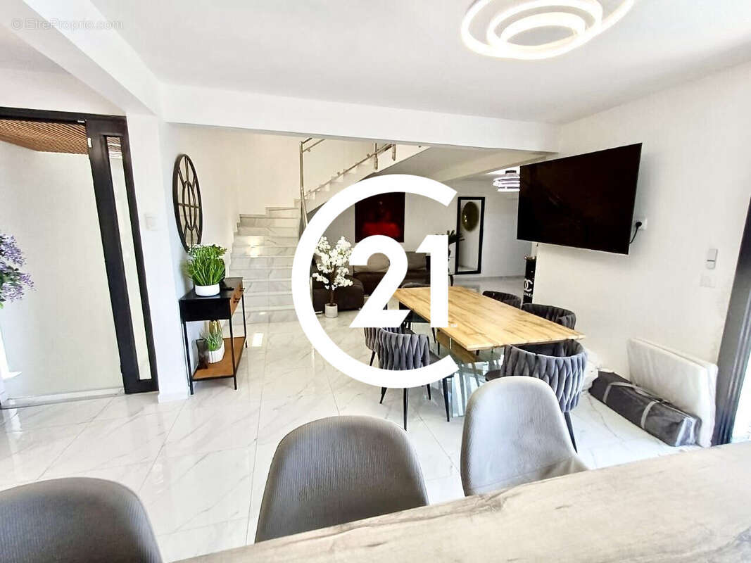 Maison à SCHOELCHER