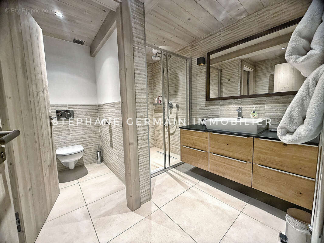 Maison à DEMI-QUARTIER