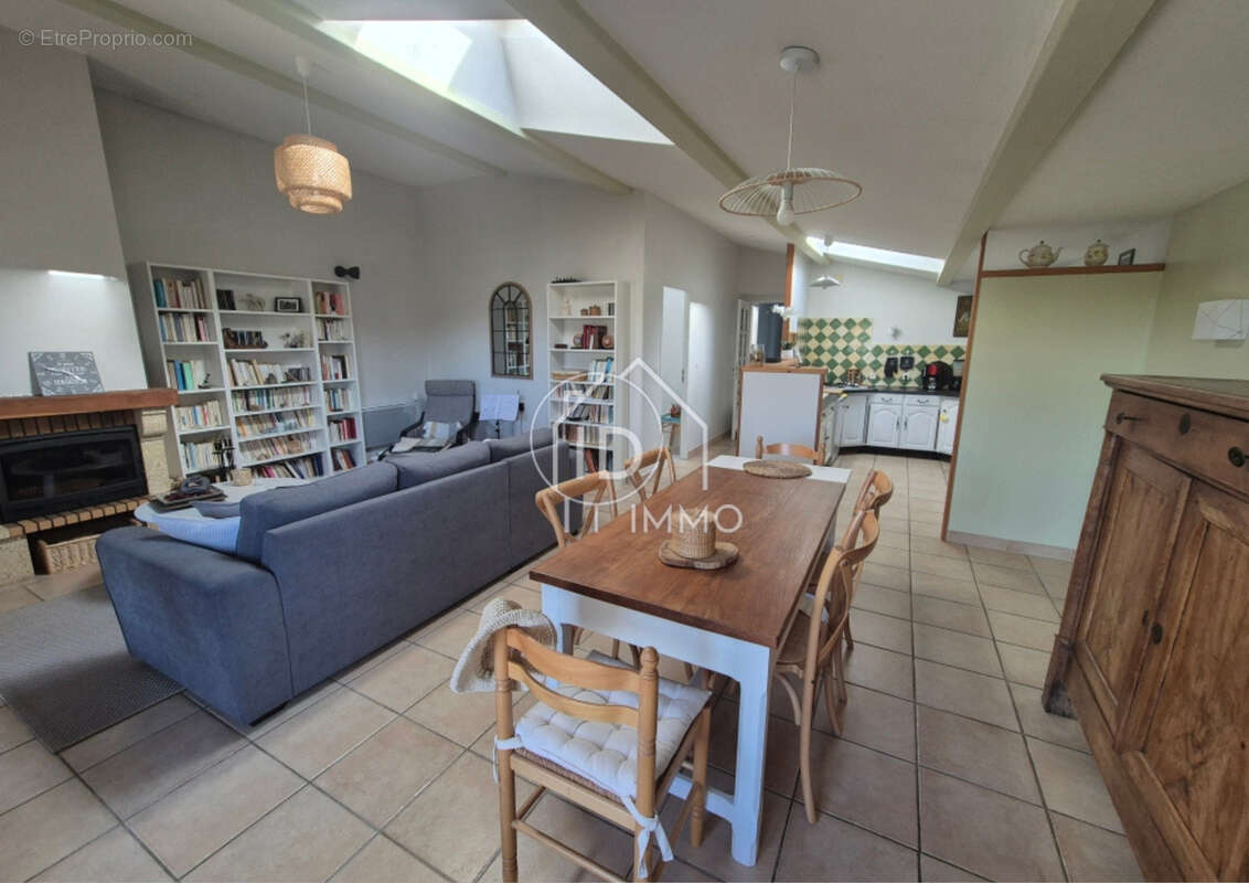 Maison à MONTPON-MENESTEROL