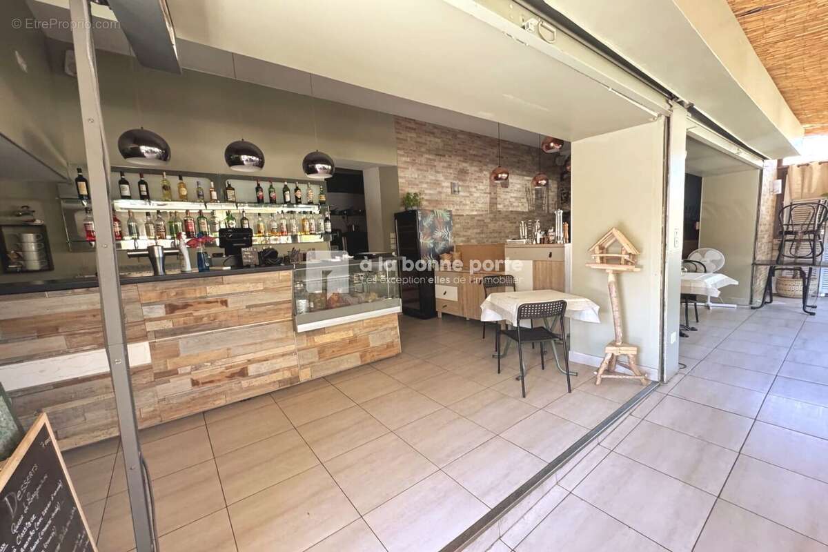 Commerce 92 m² à Bouc-Bel-Air  - photo 6