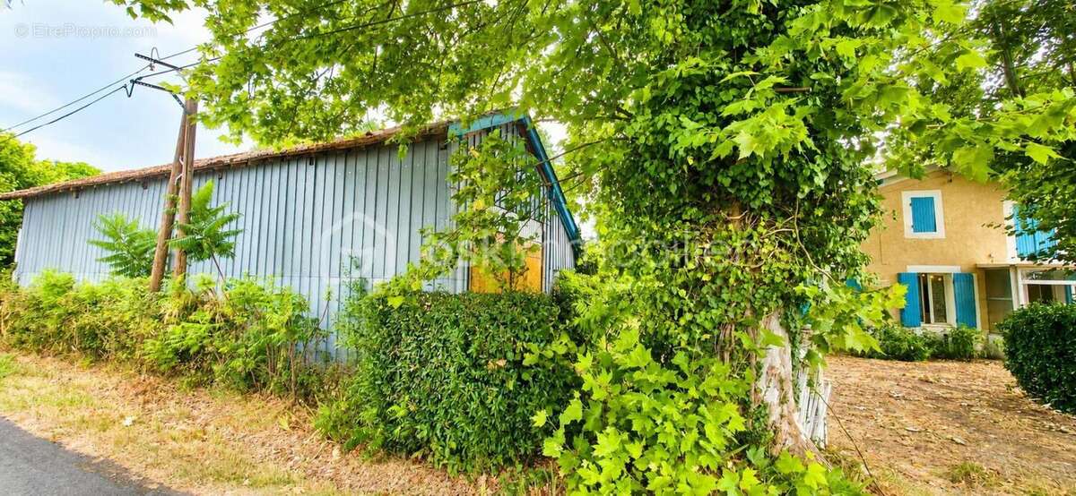  COUP DE CŒUR – Maison familiale avec magnifique parc, chai en pierre 75m² attenant et dépendance non attenante 140m² - photo 16