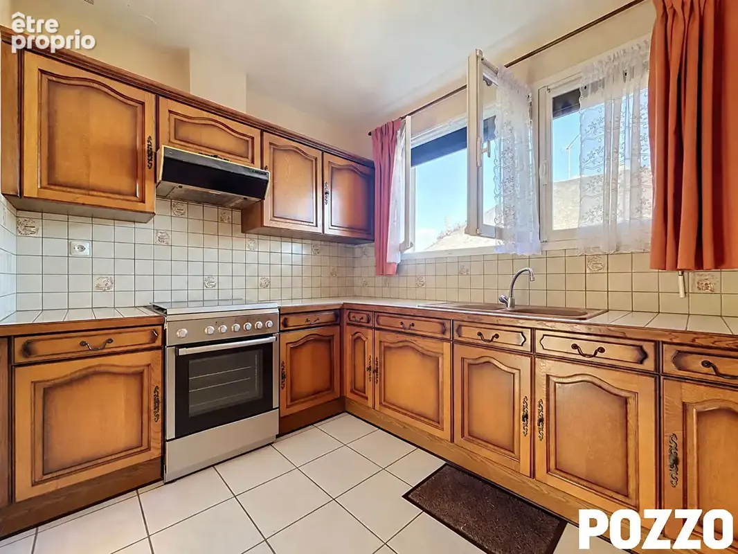 A vendre - pavillon sur sous sol centre bourg de torigni-sur-vire !!! - photo 5