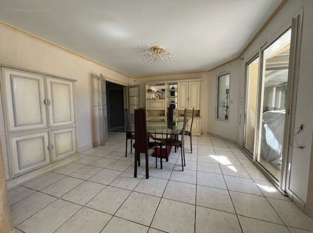 Maison à FONTAINES-SAINT-MARTIN