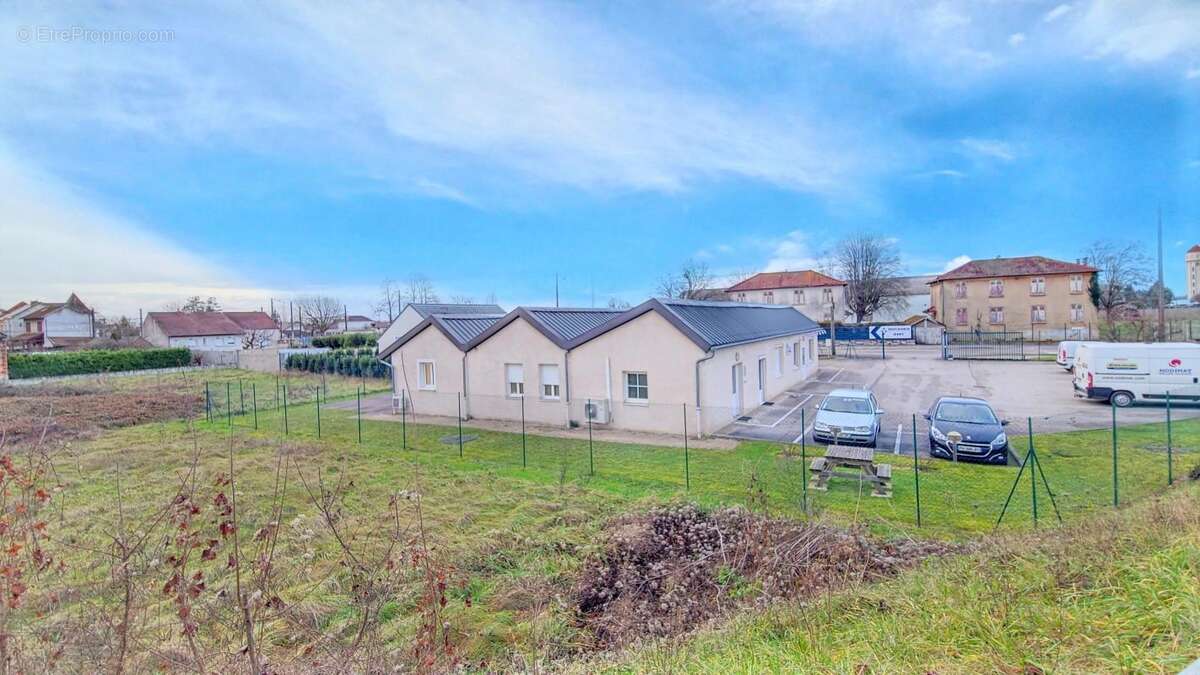 Local commercial À Vendre 156 m² - photo 4
