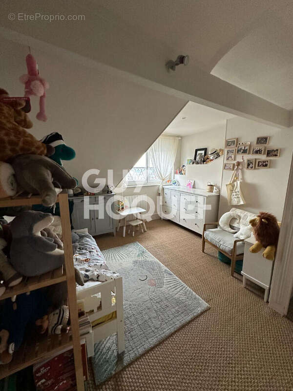 Appartement à FONTENAY-SOUS-BOIS