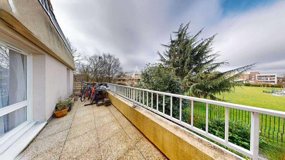 Appartement à COMBS-LA-VILLE