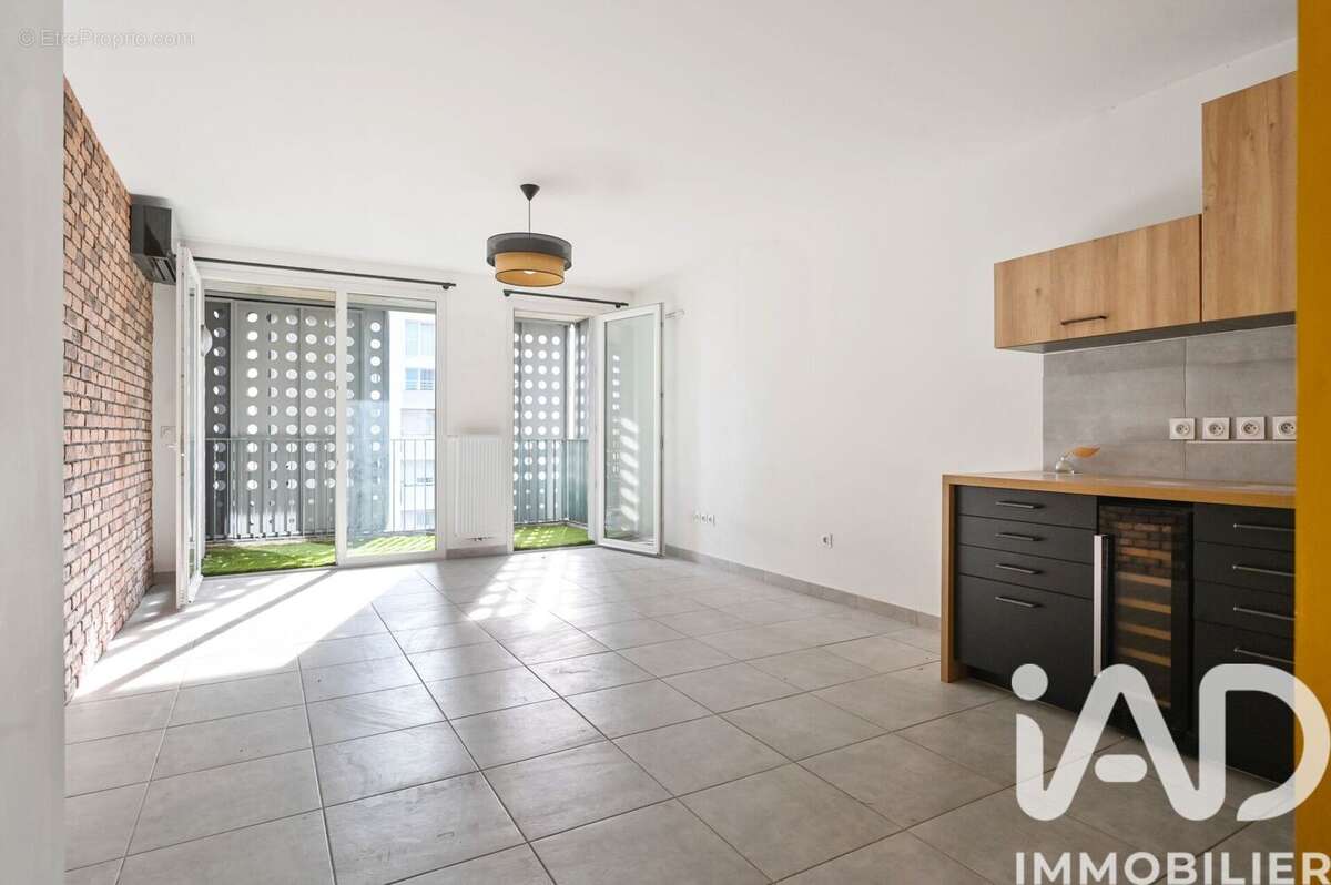 Appartement 64 m² à Marseille-2e  - photo 2