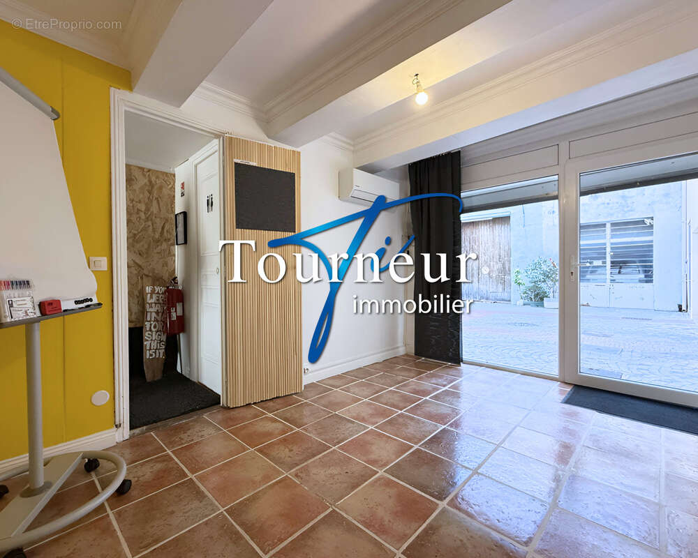 Commerce à SANARY-SUR-MER