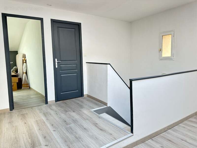 Maison de village, 5 pièces avec cour et garage VINON SUR VERDON (83) - photo 14