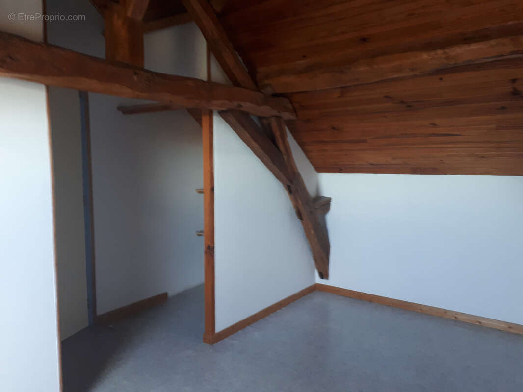 Maison à DANGE-SAINT-ROMAIN