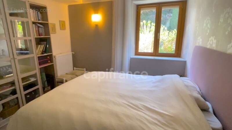 Maison à SAINT-MARTIN-DE-LA-PORTE