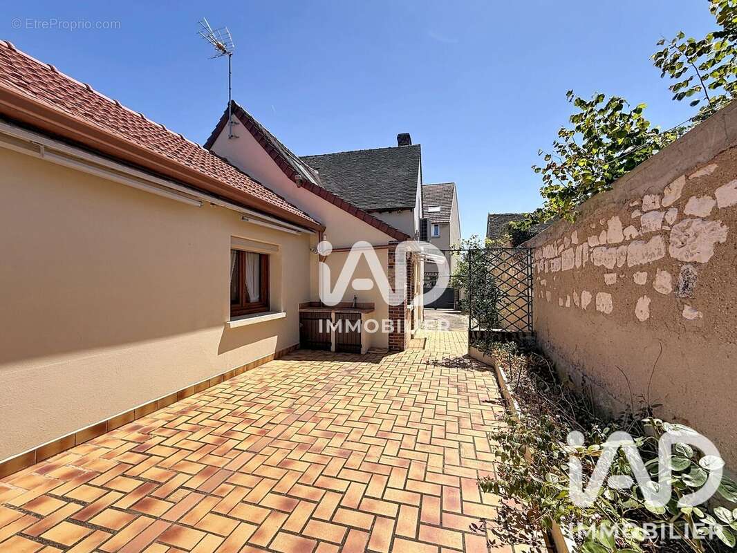 Maison 97 m² à Saint-Clement  - photo 5