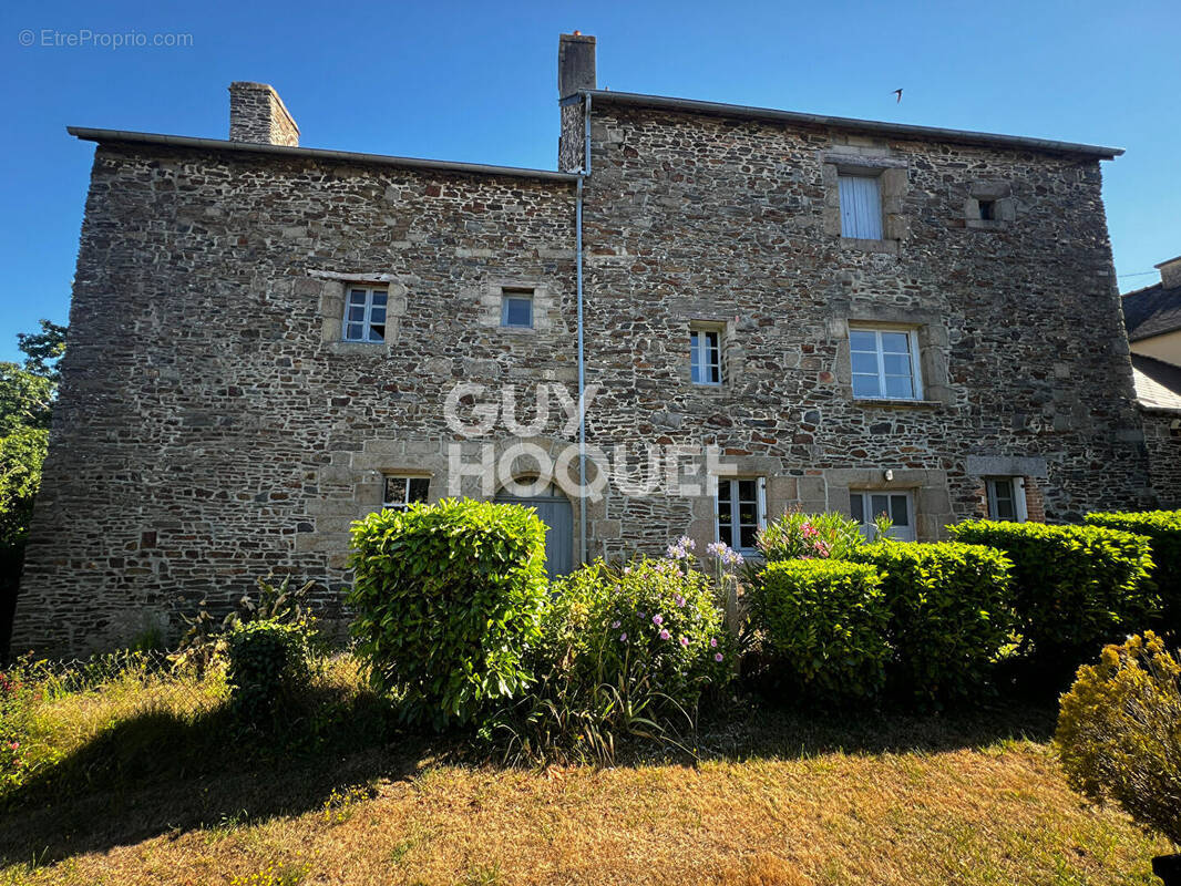 Maison à DOL-DE-BRETAGNE