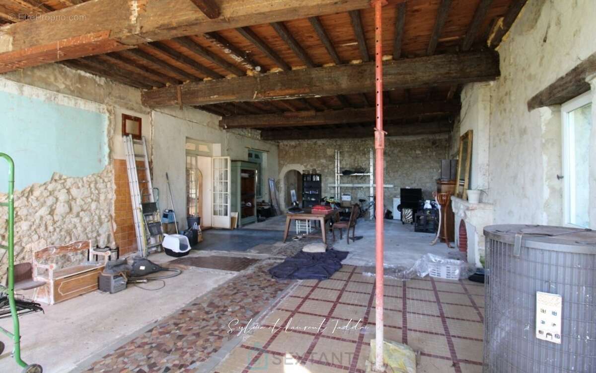 Propriété de 30 hectares  maison en pierre à rénover  dépendances  étangs - photo 9