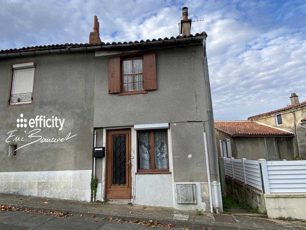Maison à PARTHENAY