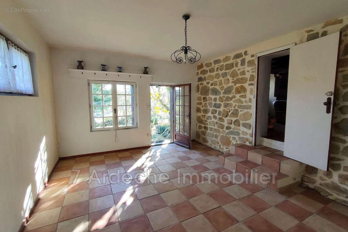 Maison à SAINT-ANDEOL-DE-BERG