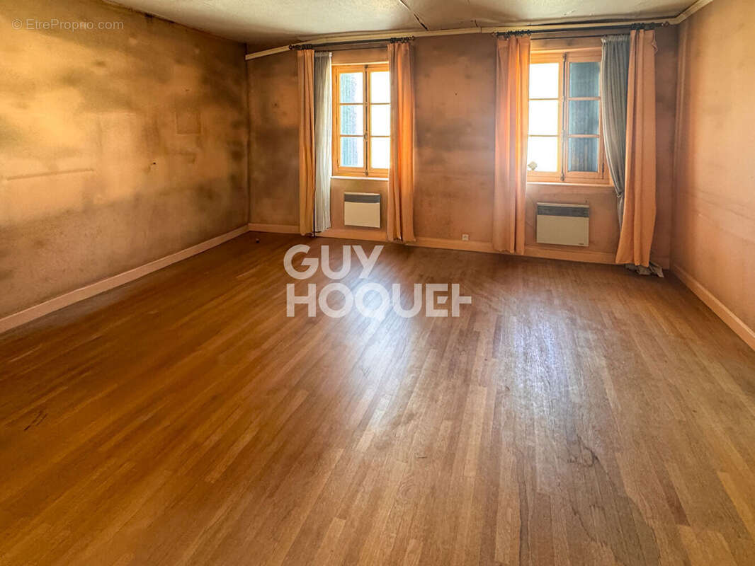 Appartement à PONT-EVEQUE