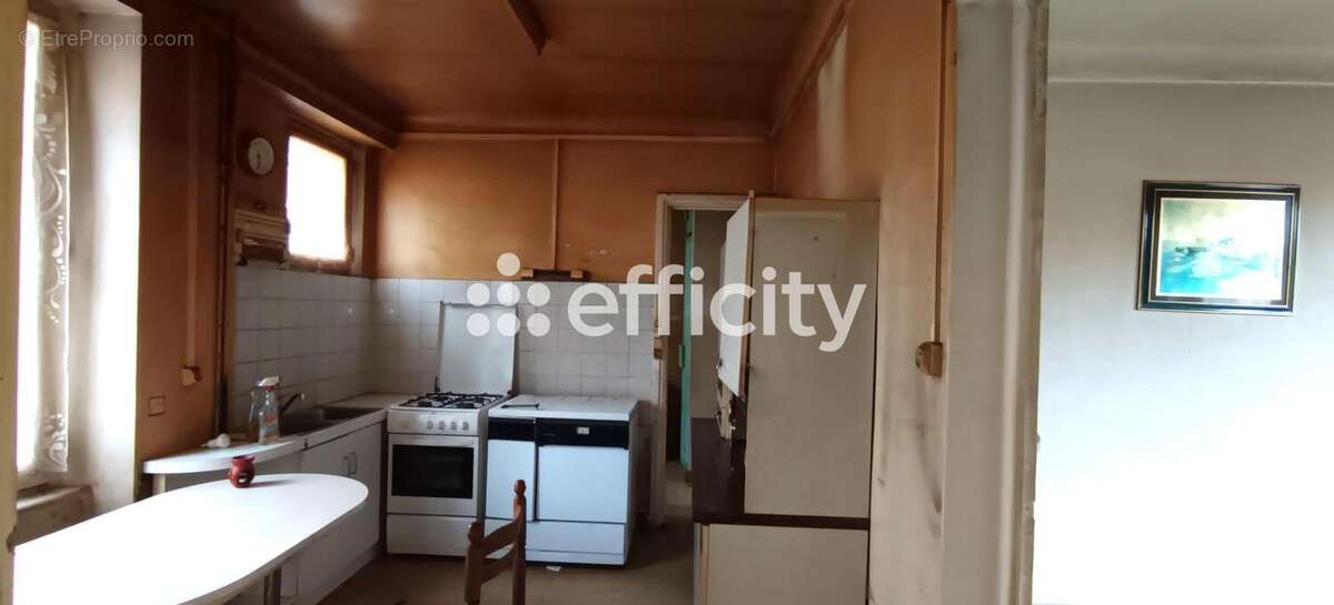 Appartement à LA MONNERIE-LE-MONTEL